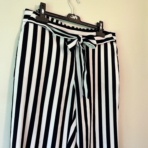 Worthington black and white vertical stripe pull on tie waist pants 10 petite - Picture 3 of 7